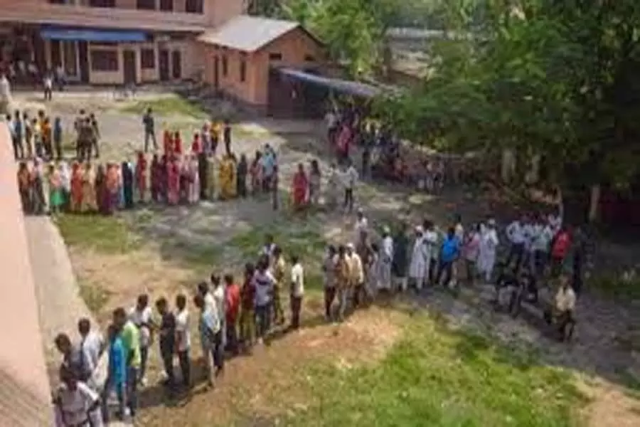 Loksabha election : वोट डालने के लिए लाइन में लगे  70 वर्षीय बुजुर्ग की तबीयत बिगड़ी, मौत