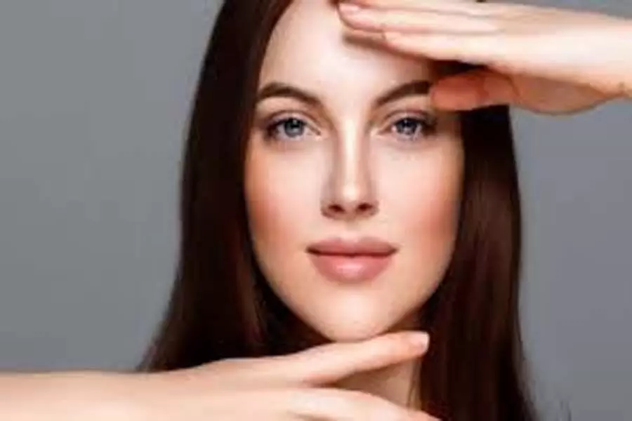 Beauty Tips: इंस्टेंट निखार के लिए अपनाएं ये घरेलू टिप्स