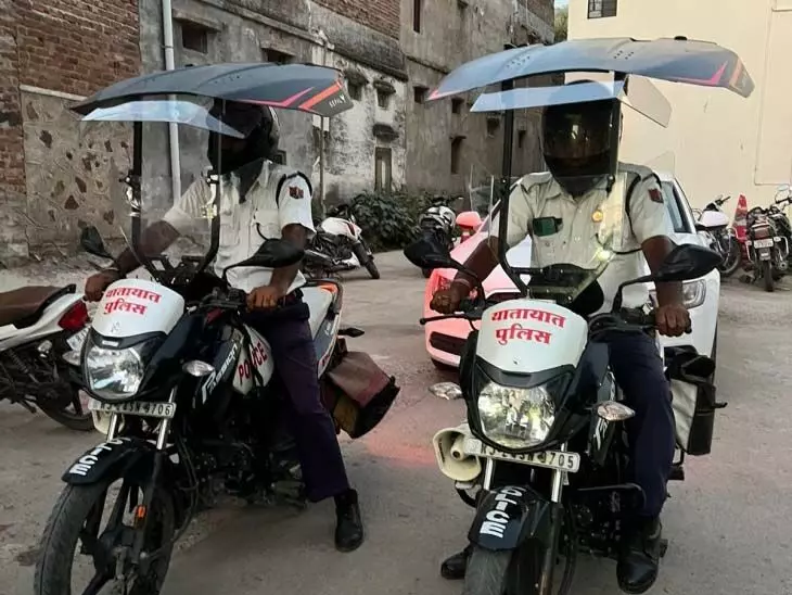 Sirohi पुलिसकर्मियों की बाइक पर लगाए सेफ्टी किट