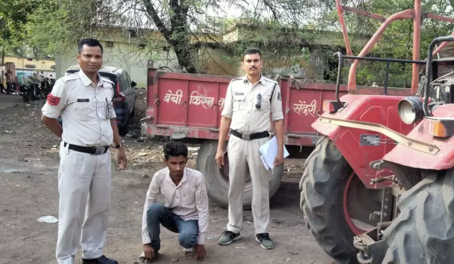 Chhattisgarh: सर्विसिंग सेंटर से ट्रैक्टर ट्राली की चोरी, दो शातिर गिरफ्तार