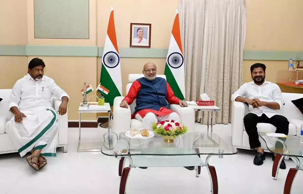 Telangana News: मुख्यमंत्री रेवंत-भट्टी ने स्थापना दिवस समारोह के लिए राज्यपाल को आमंत्रित किया