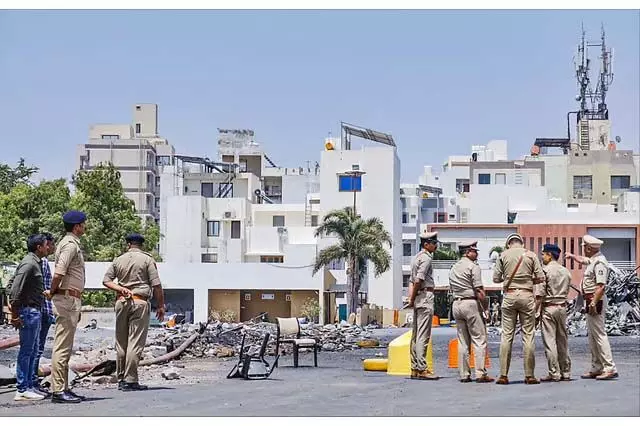 Gujarat News: राजकोट गेमिंग जोन में आग की त्रासदी ने गुजरात को झकझोर दिया