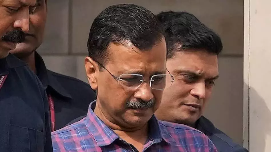 Arvind Kejriwal: सीएम अरविंद केजरीवाल आज राजघाट पर बापू को श्रद्धांजलि देने के बाद वापस जाएंगे जेल