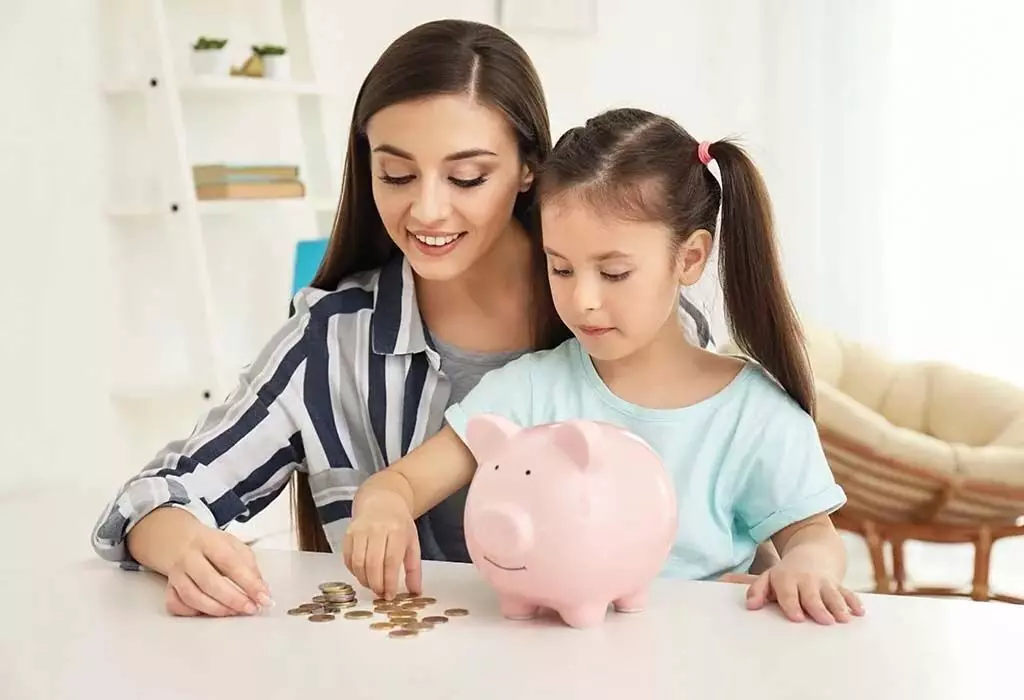Saving money: बच्चों को पैसों के बचत की आदत रोज ऐसे सिखाएं