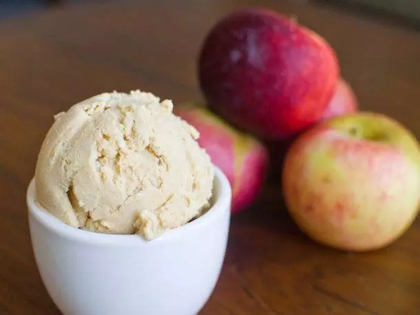 Apple Ice Cream Recipel: घर पर बनाएं एप्पल की आइसक्रीम जानिए रेसिपी
