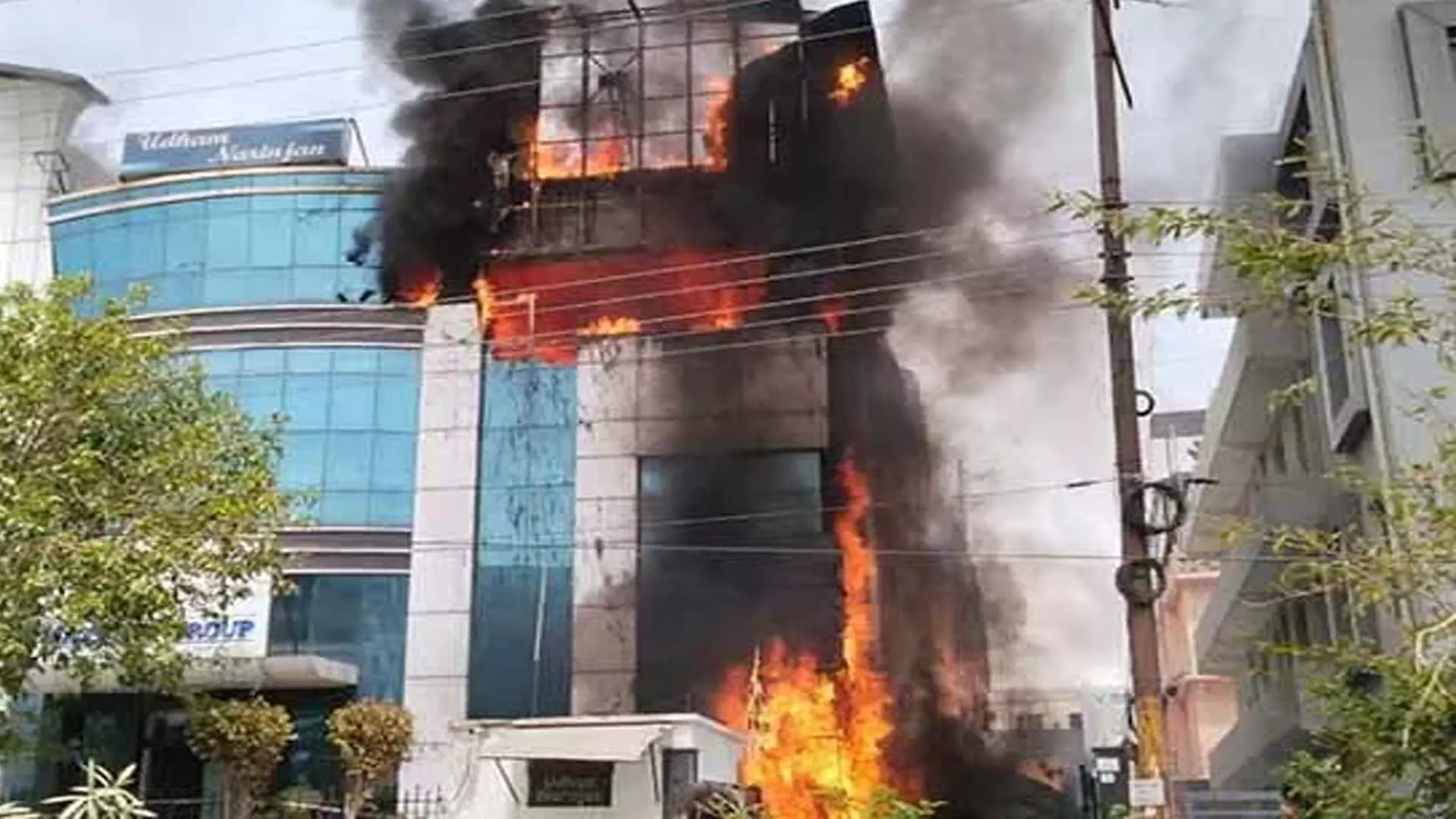 नोएडा की आईटी कंपनी में लगी आग, कोई हताहत नहीं