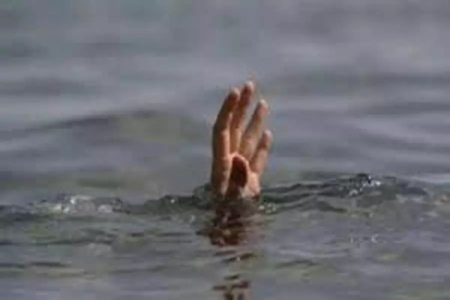 Madhya Pradesh: सीप नदी में नाव पलटने से सात की मौत