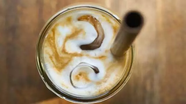 Cold coffee: कोल्ड कॉफी घर पर ही बनाये कुछ इस तरह