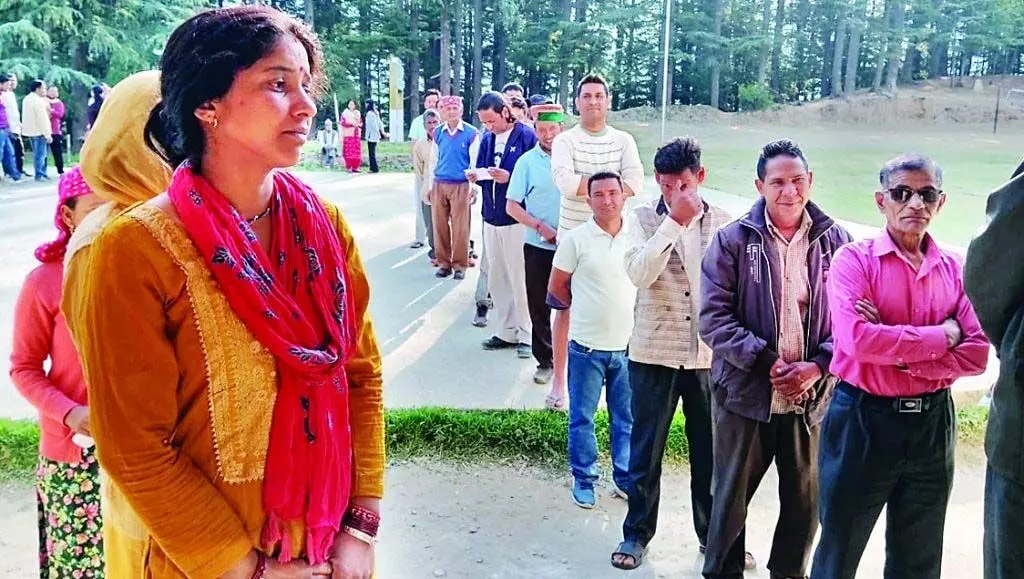 Himachal: भुंतर-मणिकर्ण और गड़सा में वोटर्स में उत्साह