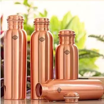 Copper bottle benefits :  स्वास्थ्य को बेहतर बनाना है तो तांबे के बोतल में पानी पीना शुरू करे