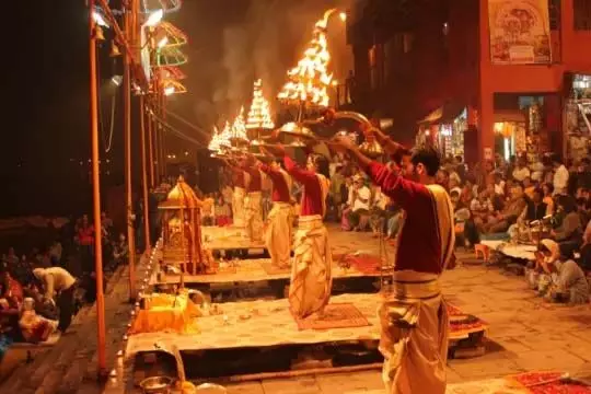 Varanasi Famous Ghats: वाराणसी में घूमने लायक प्रसिद्ध घाट