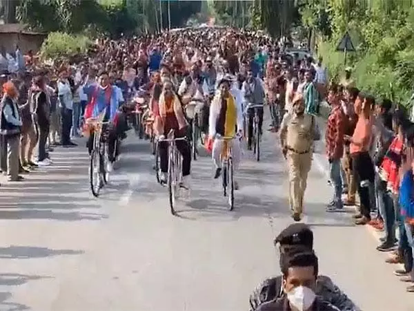 World Bicycle Day : असम के मुख्यमंत्री हिमंत बिस्वा सरमा ने साइकिल रैली में  लिया हिस्सा