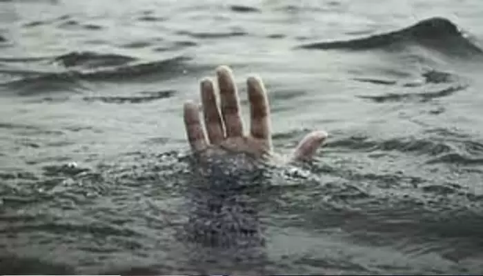 Varanasi: रिश्तेदारों के साथ तालाब में नहाते वक्त युवक डूबा