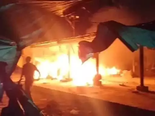 Cylinder Blast हुई समोसे ठेले में, आसपास की दुकानें भी जलकर खाक