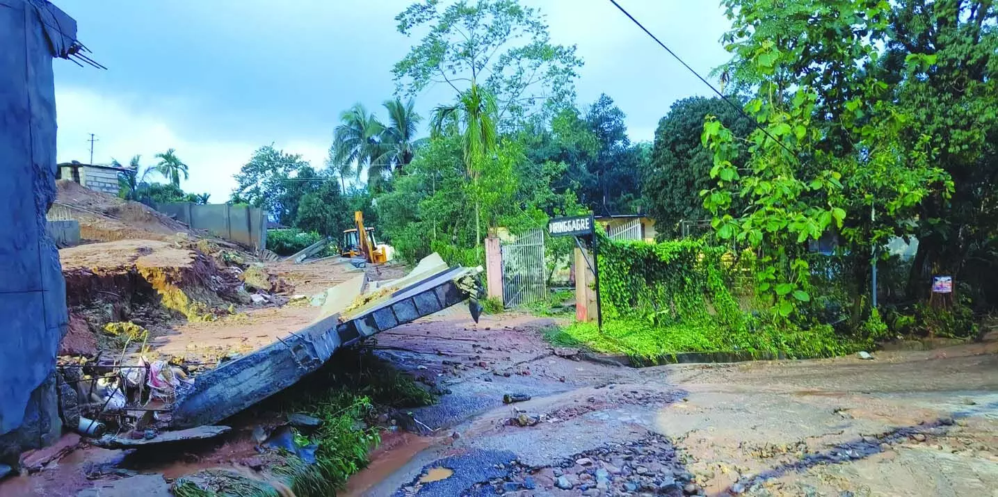 Meghalaya : एक साल बाद, पीए संगमा स्टेडियम की दीवार फिर गिरी, एक घायल