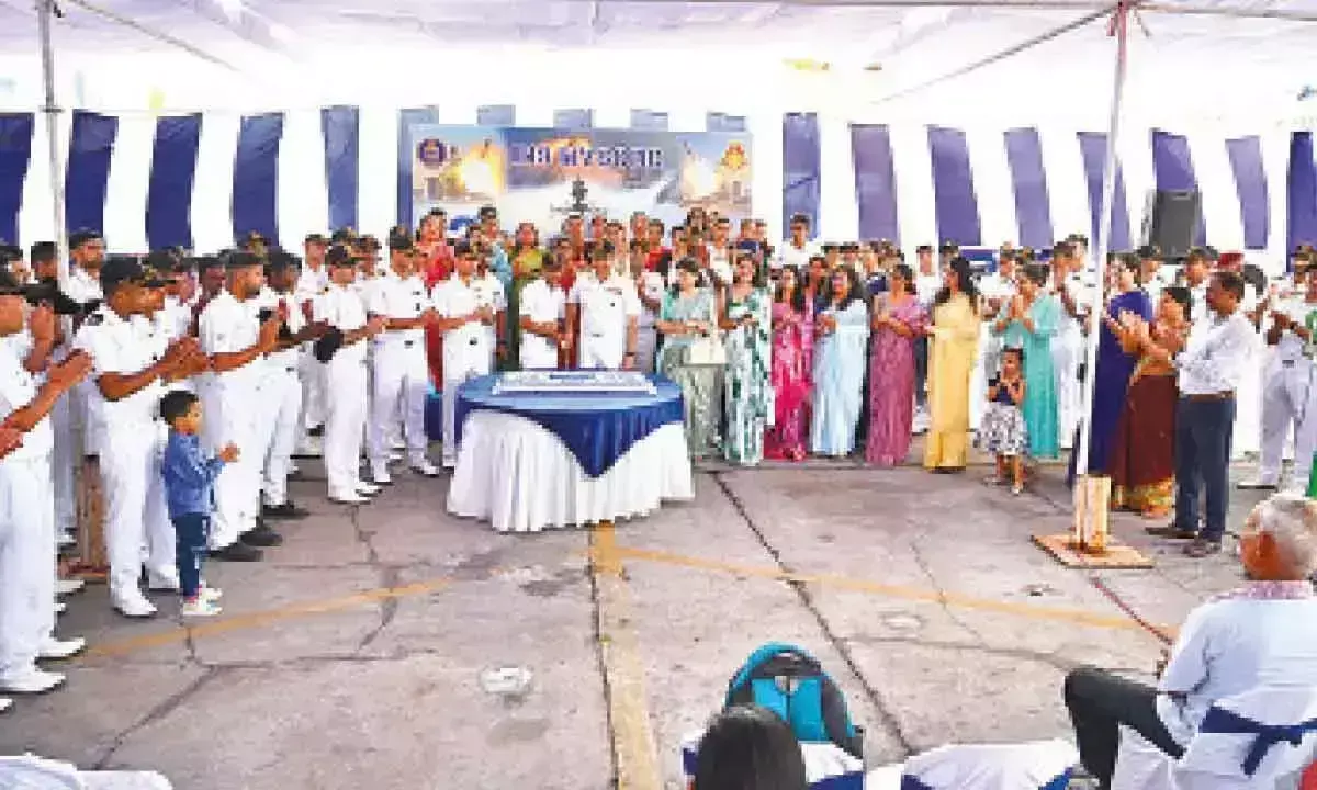 Andhra Pradesh: आईएनएस मैसूर ने मनाई 25वीं वर्षगांठ
