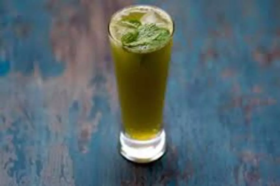 Drink Recipe: गर्मी से राहत पाने के लिए बनाये स्वादिष्ट लाहौरी जीरा ड्रिंक, जाने रेसिपी