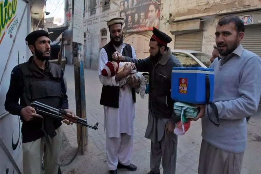 Pak के Balochistan province में पोलियो टीम पर भीड़ के हमले में चार लोग घायल हो गए