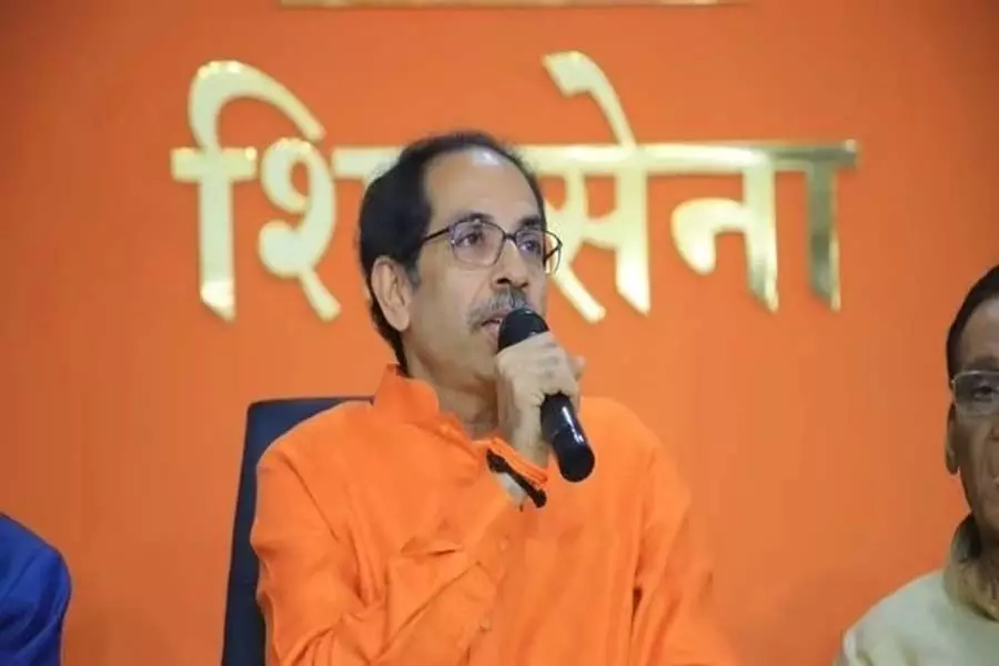 Mumbai: चुनाव आयोग ने चुनाव आचार संहिता के उल्लंघन के लिए Uddhav Thackeray के खिलाफ कार्रवाई का आदेश दिया