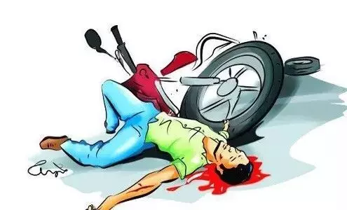 Katihar: पीएनटी चौक पर सड़क हादसे में बाइक सवार की हुई मौत