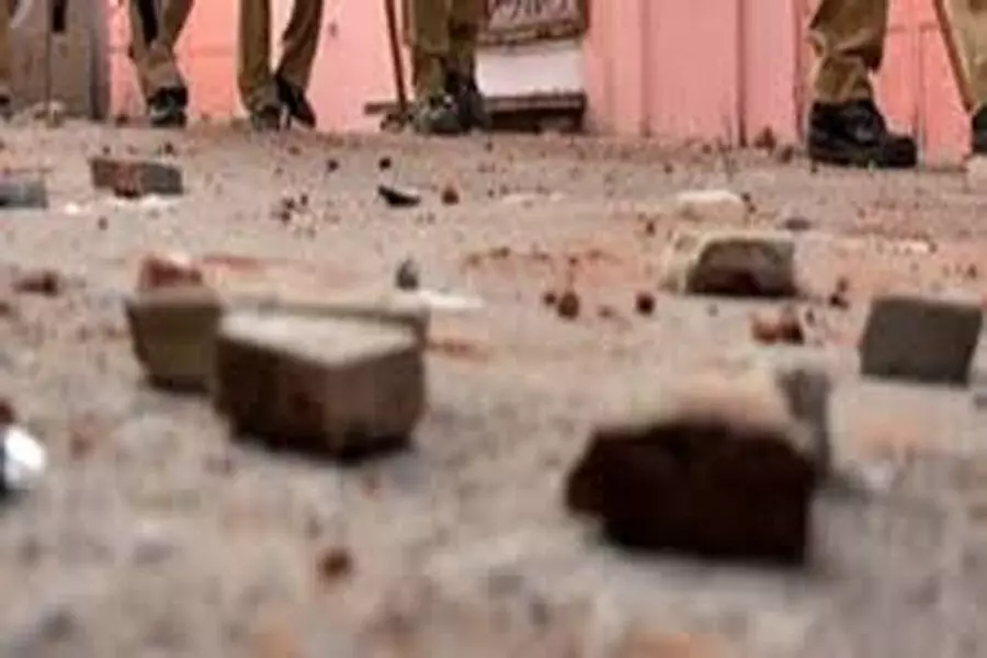 Jabalpur : दो समूहों में झड़प और पथराव, 70 के खिलाफ हुए मामला दर्ज