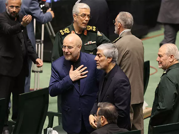 Iran के संसद अध्यक्ष ग़ालिबफ़ ने 28 जून को होने वाले चुनावों से पहले राष्ट्रपति पद के लिए अपनी दावेदारी पेश की