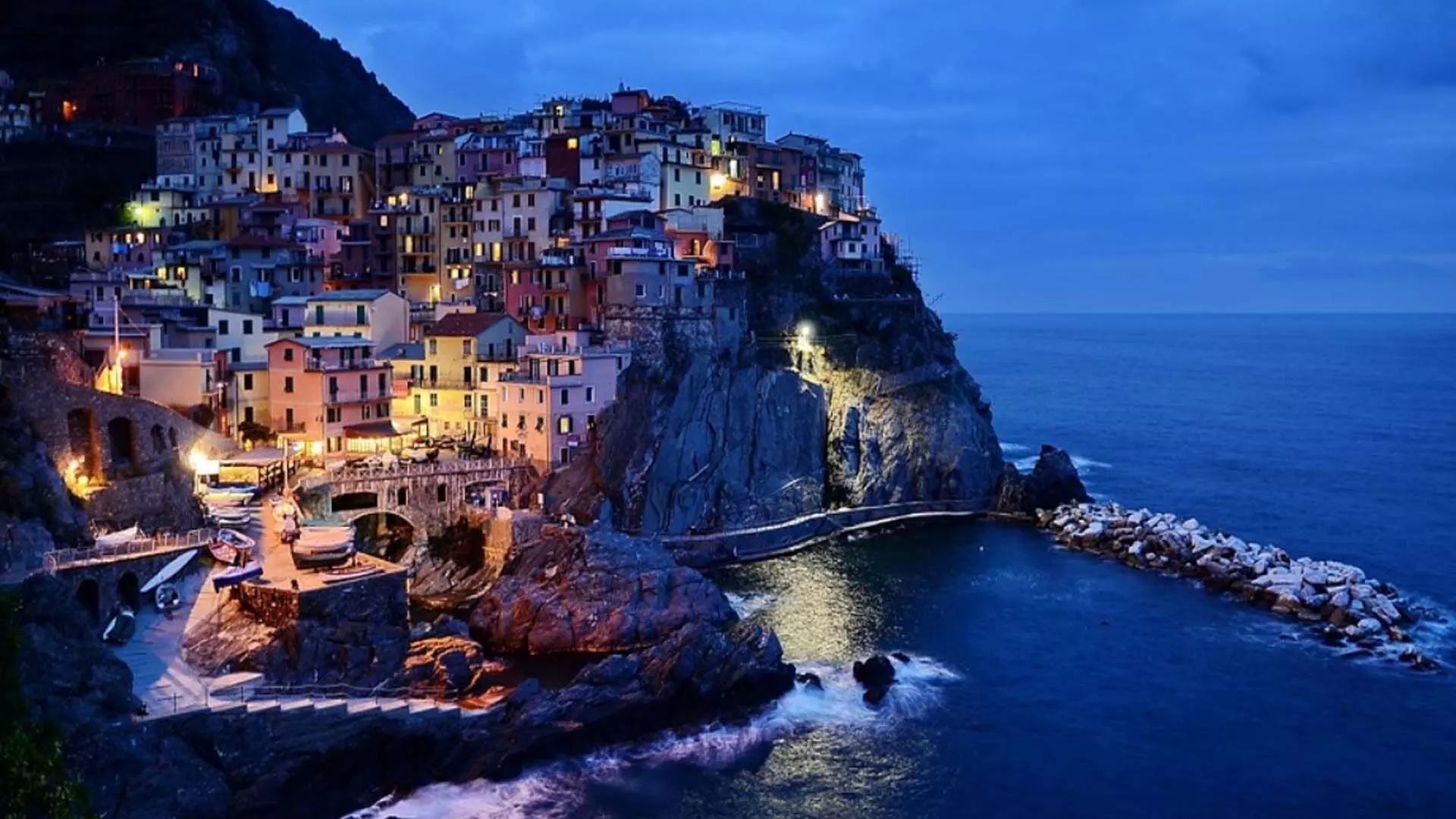 Holiday trip: सपनों की दुनिया जैसा हैं देश इटली इन जगहों पर बिताए अपनी छुट्टियां