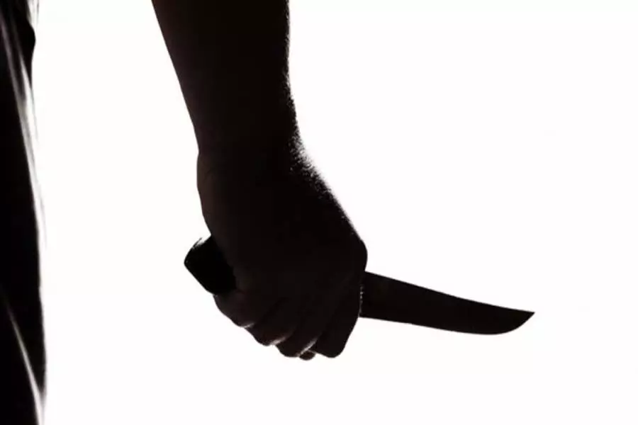 Hyderabad: Attapur में पारिवारिक तनाव के चलते चाकू से हमला, 2 लोग घायल