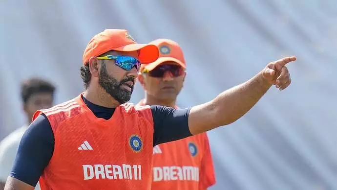 New York: रोहित शर्मा ने भारतीय टीम के मुख्य कोच का पद छोड़ने पर राहुल द्रविड़ से हुई बातचीत का किया खुलासा