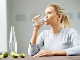 Healthy Tips: एक्सपर्ट ने बताया पानी पीने और छोटी-मोटी गलतियां सेहत को कई तरह से प्रभावित करती हैं