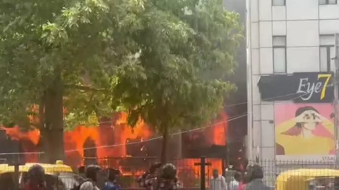 Delhi: दिल्ली में बच्चों के नेत्र अस्पताल में लगी भीषण आग
