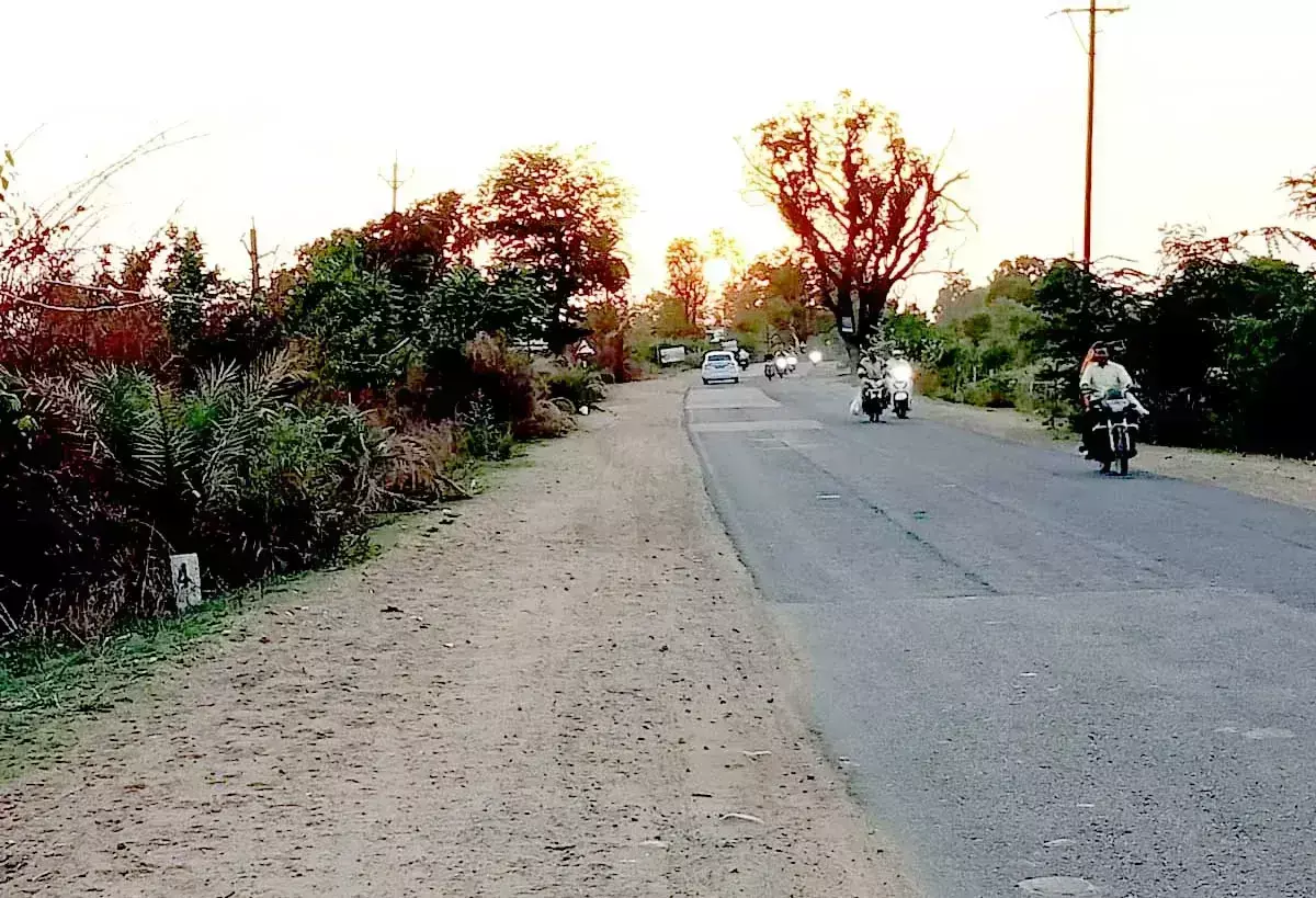 Bhopal: नर्मदापुरम सड़क मार्ग बना हादसों का मार्ग