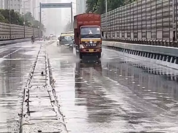 Monsoon : मुंबई के कई इलाकों में प्री-मानसून बारिश हुई