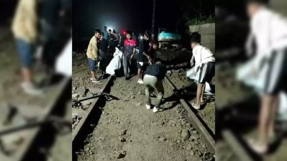 Assam news : पूर्वोत्तर में चक्रवात रेमल की तबाही के बीच एनएफ रेलवे ने आवश्यक आपूर्ति सुनिश्चित की