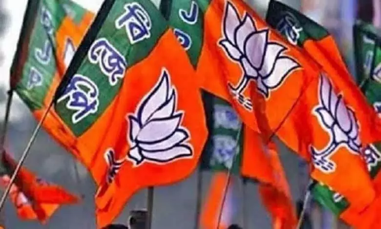Hyderabad: तेलंगाना में भारी बढ़त के साथ BJP ने कांग्रेस के लिए नई चुनौती पेश की