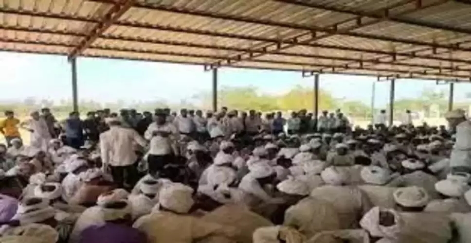 Sirohi किसानों ने महापड़ाव के लिए पीले चावल बांट कर दिया न्यौता
