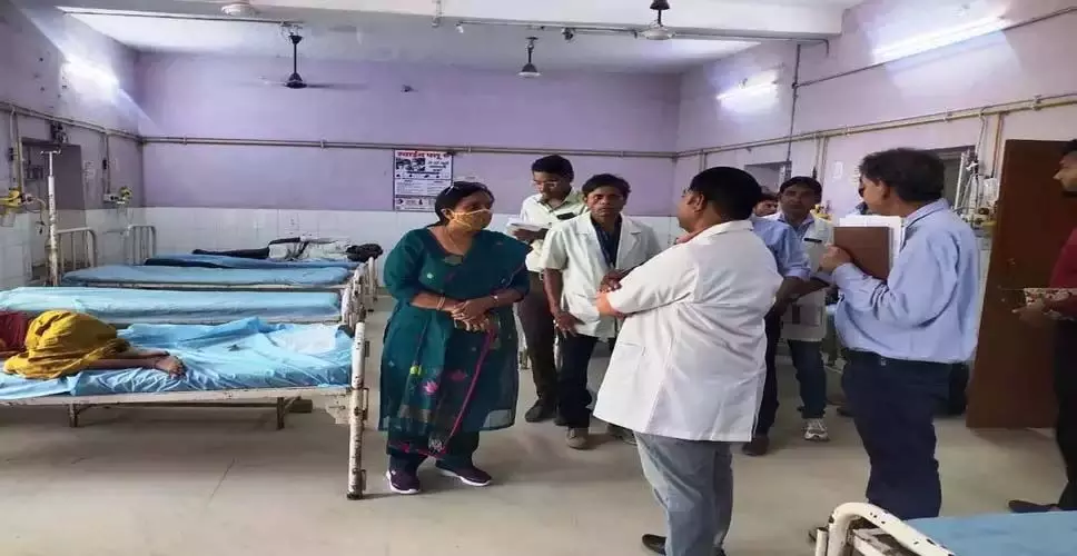 Sirohi संभागीय आयुक्त ने जिला अस्पताल का किया औचक निरीक्षण