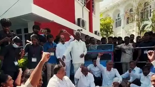 Hyderabad: तेलंगाना में BRS विधायकों पर सबकी नजर, कांग्रेस या भाजपा में जाएंगे?