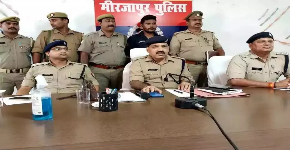 Pratapgarh अवैध रूप से देशी शराब ले जाते हुए एक आरोपी गिरफ्तार