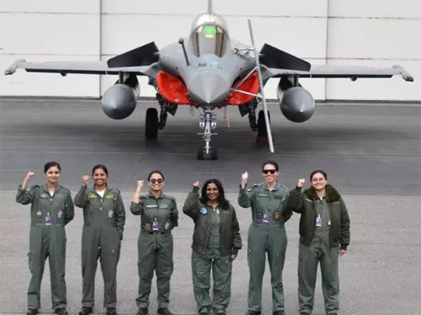 US: उप राजदूत रंगनाथन ने एक्स रेड फ्लैग के दौरान अलास्का में भारतीय वायुसेना टीम का किया दौरा