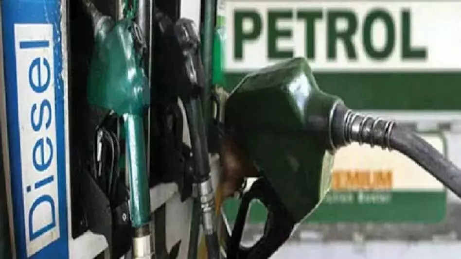 ASSAM NEWS :  असम में चुनाव नतीजों के बाद ईंधन की कीमतों में उछाल, पेट्रोल की कीमत 1.02 रुपये प्रति लीटर बढ़ी