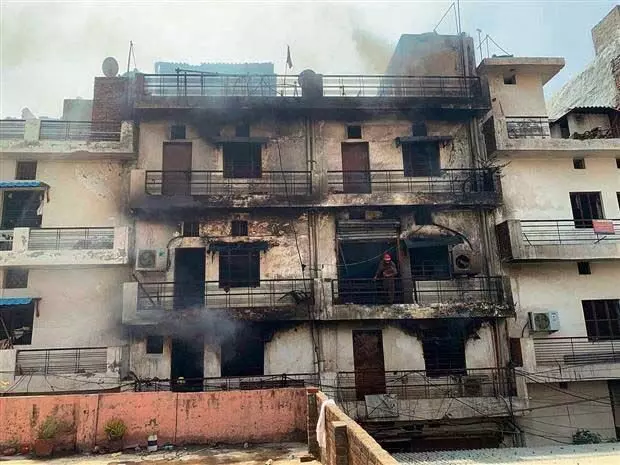 Punjab News: यार्न फैक्ट्री में भीषण आग लगने से दो श्रमिकों की मौत