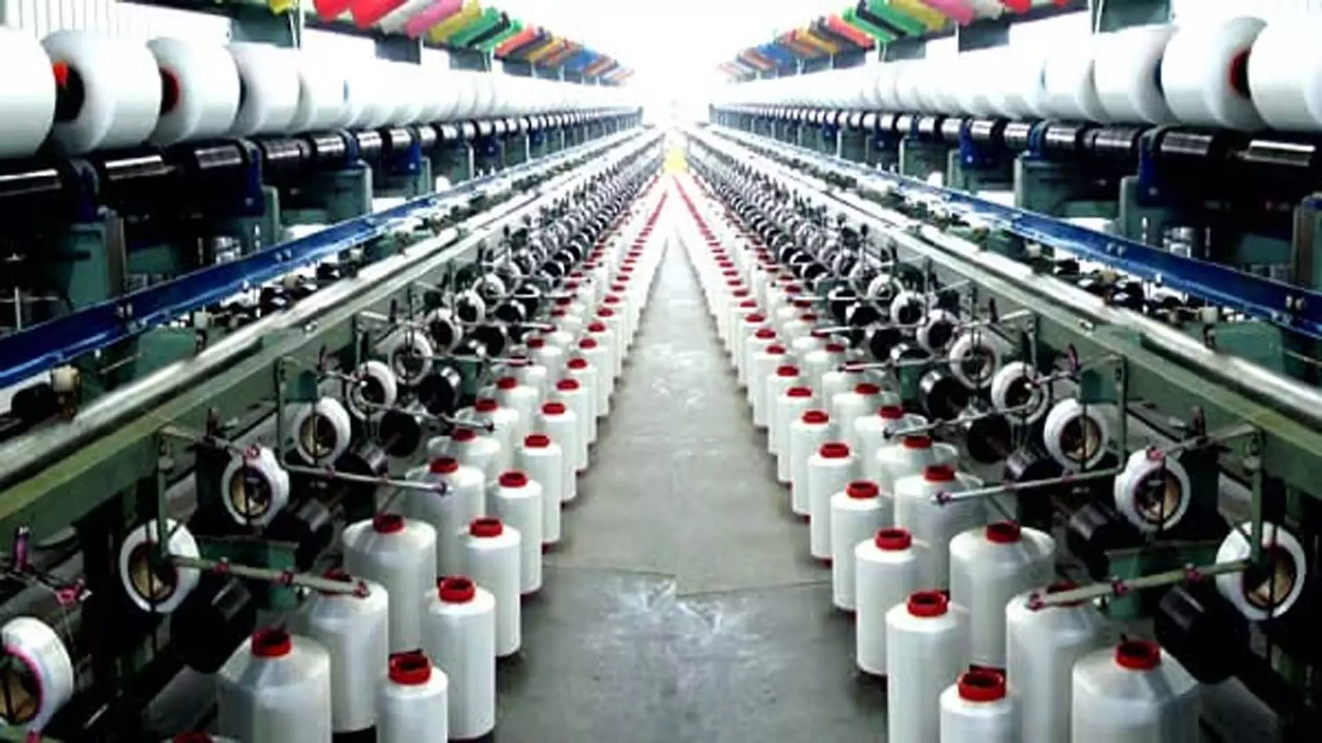 Gujarat: भारतीय कपड़ा उद्योग को बढ़ते चीनी कपड़ा निर्यात से कड़ी प्रतिस्पर्धा का सामना करना पड़ रहा