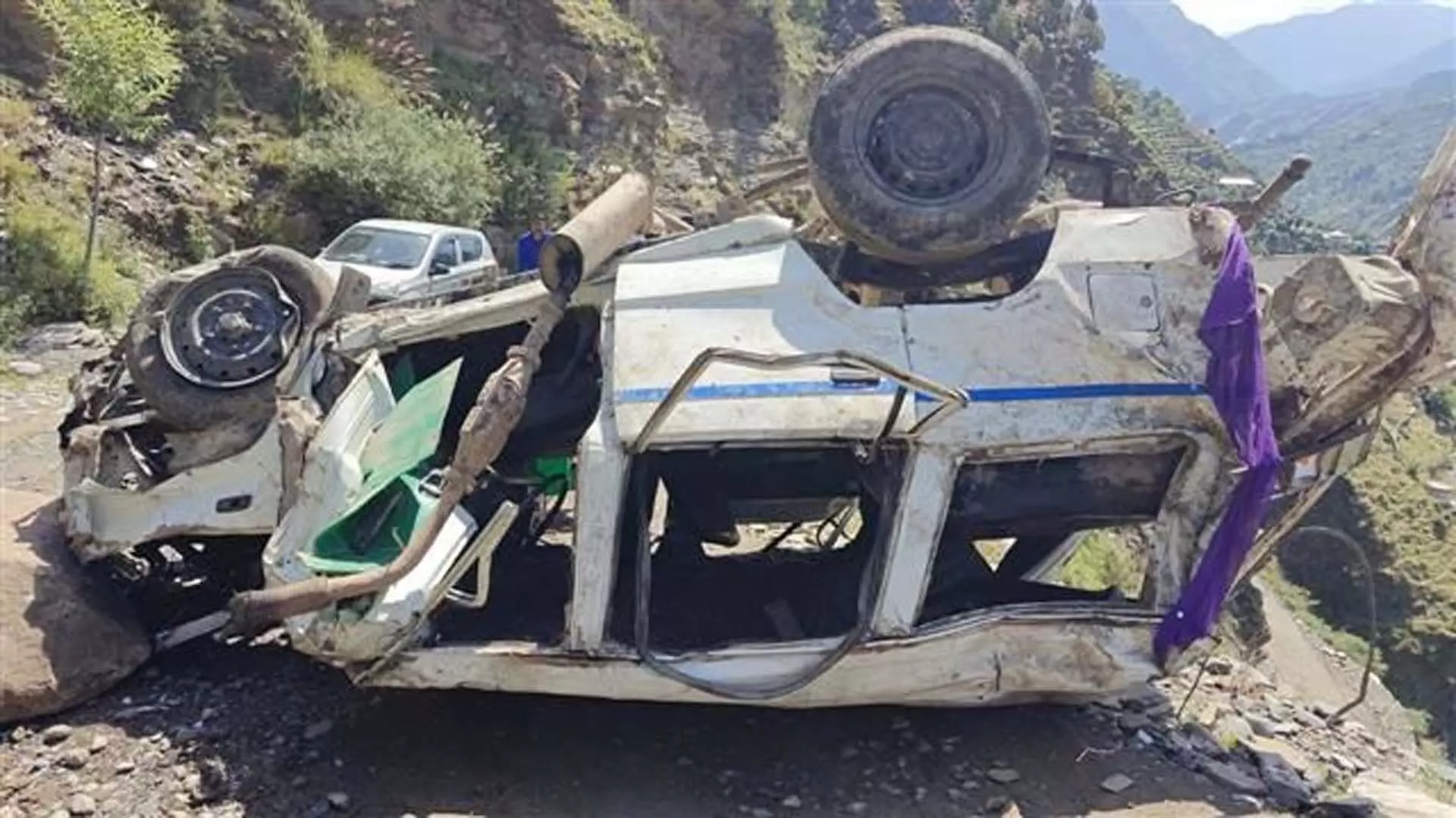Himachal Pradesh: भरमौर में एसयूवी के पहाड़ी से नीचे लुढ़कने से 3 की मौत, 10 घायल