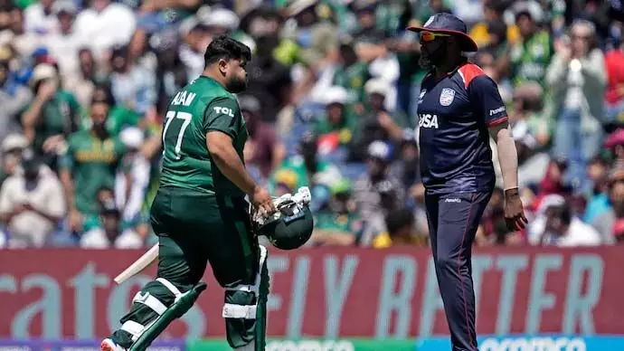 T20 World Cup: अमेरिका के खिलाफ शून्य पर आउट होने के बाद आजम खान की प्रशंसक से तीखी नोकझोंक