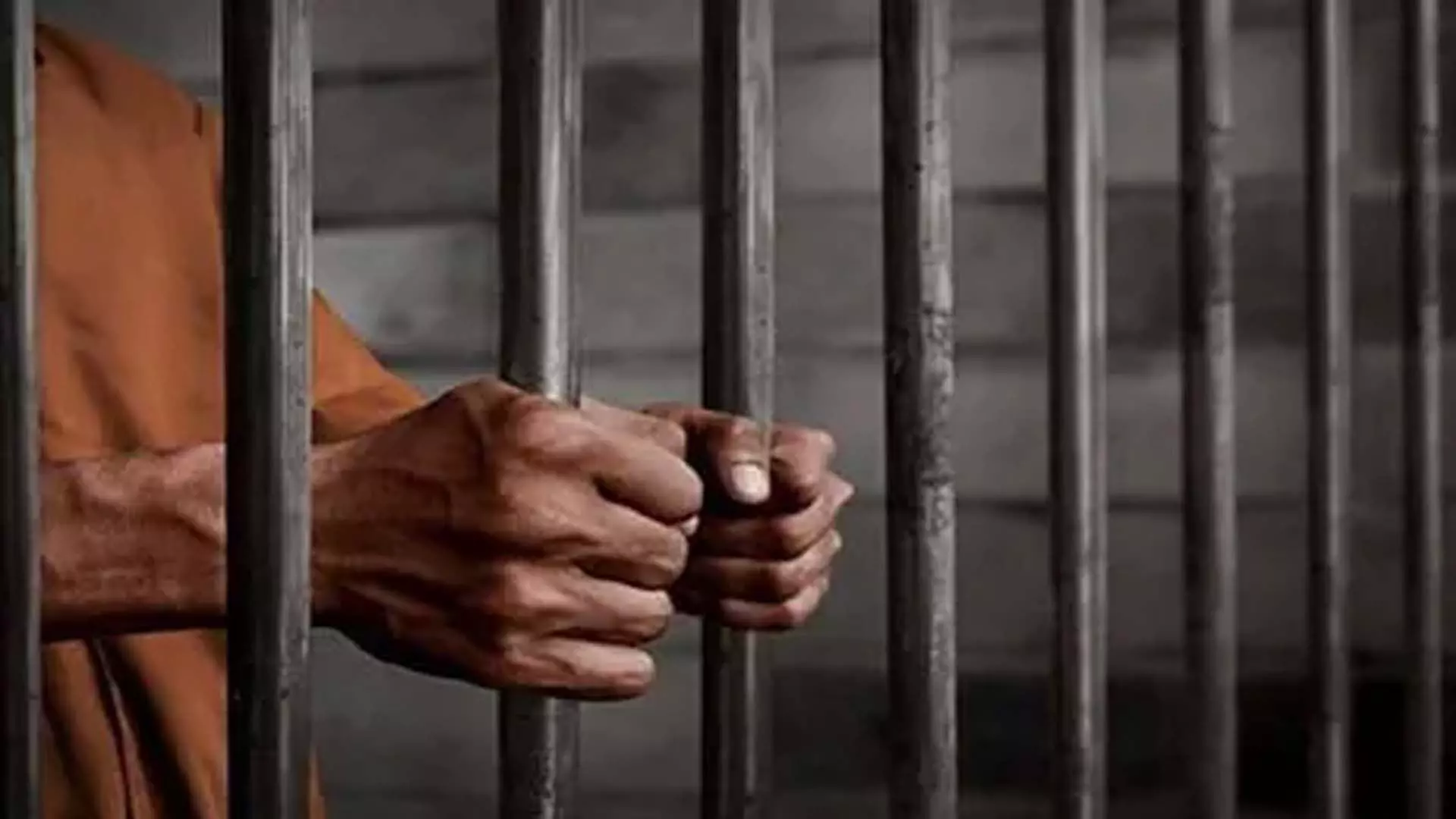Srinagar: पुलिस ने मादक पदार्थ तस्करों के अंतरजिला गिरोह को गिरफ्तार किया