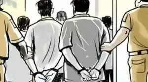 Indore: पुलिस ने 50 से ज्‍यादा ड्रग पैडलर्स को दबोचा