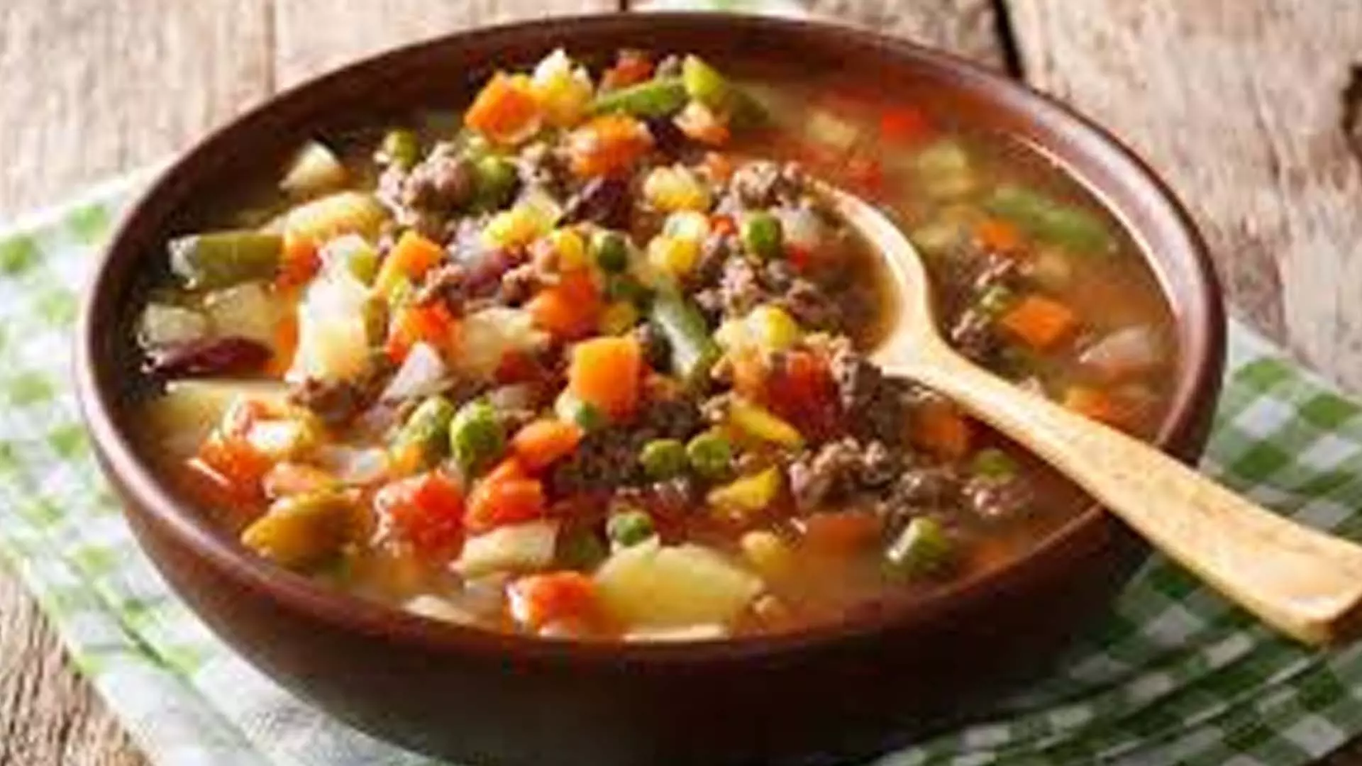Vegetable Soup: मिक्स वेजिटेबल सूप पूरे दिन बने रहेंगे एनर्जेटिक होता है बहुत जायकेदार