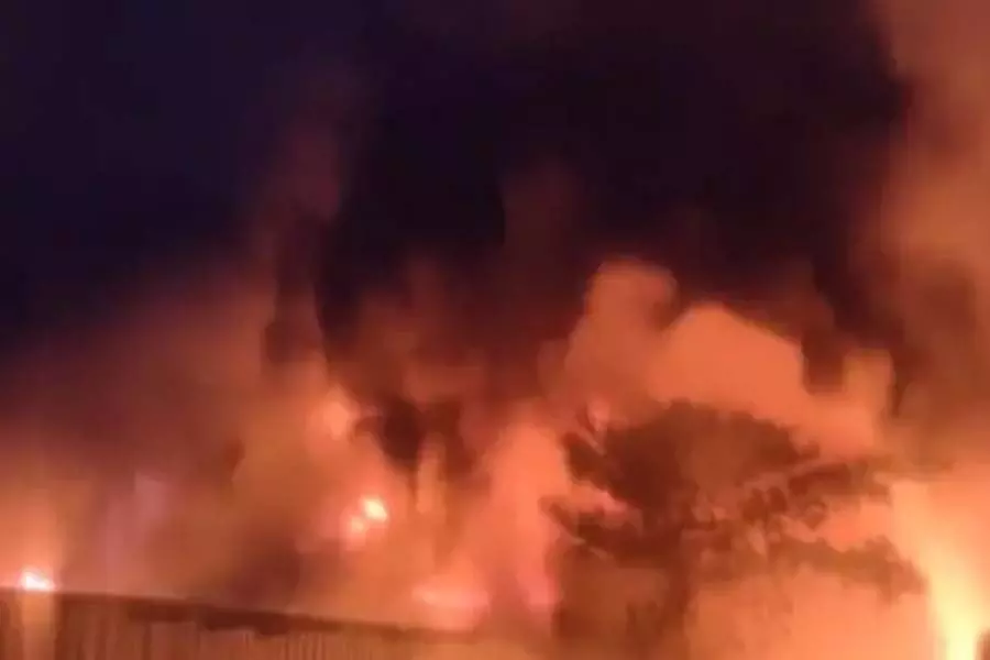 Pune : इमारत में आग लगने से चौकीदार की मौत, 40 से अधिक छात्राओं को निकाला सुरक्षित