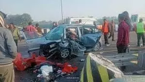 Three deaths in accident in Sultanpur: सुलतानपुर में सड़क हादसे में हुई तीन लोगों की मौत